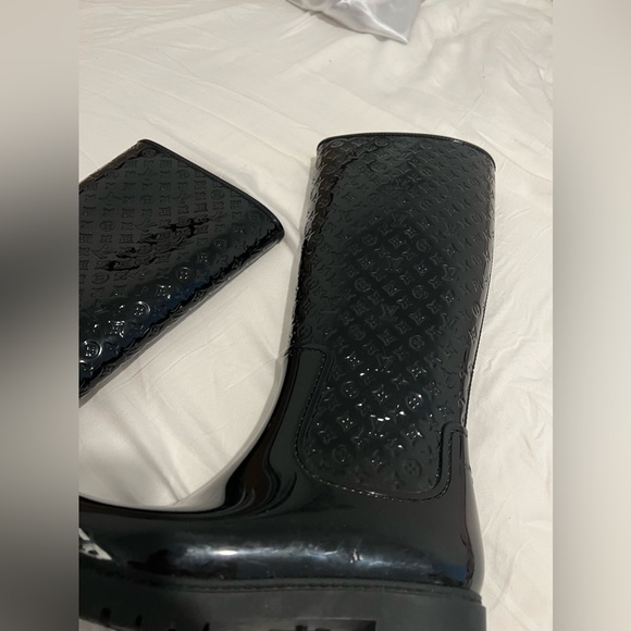 Black Louis Vuitton Tall Monogram Rainboots - Picture 6 of 8